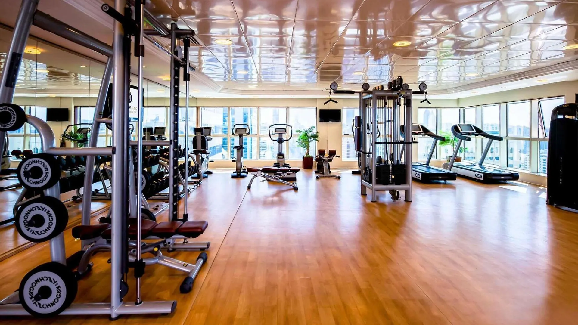 Grand Mercure Majlis Residences Abu Dhabi 5*,