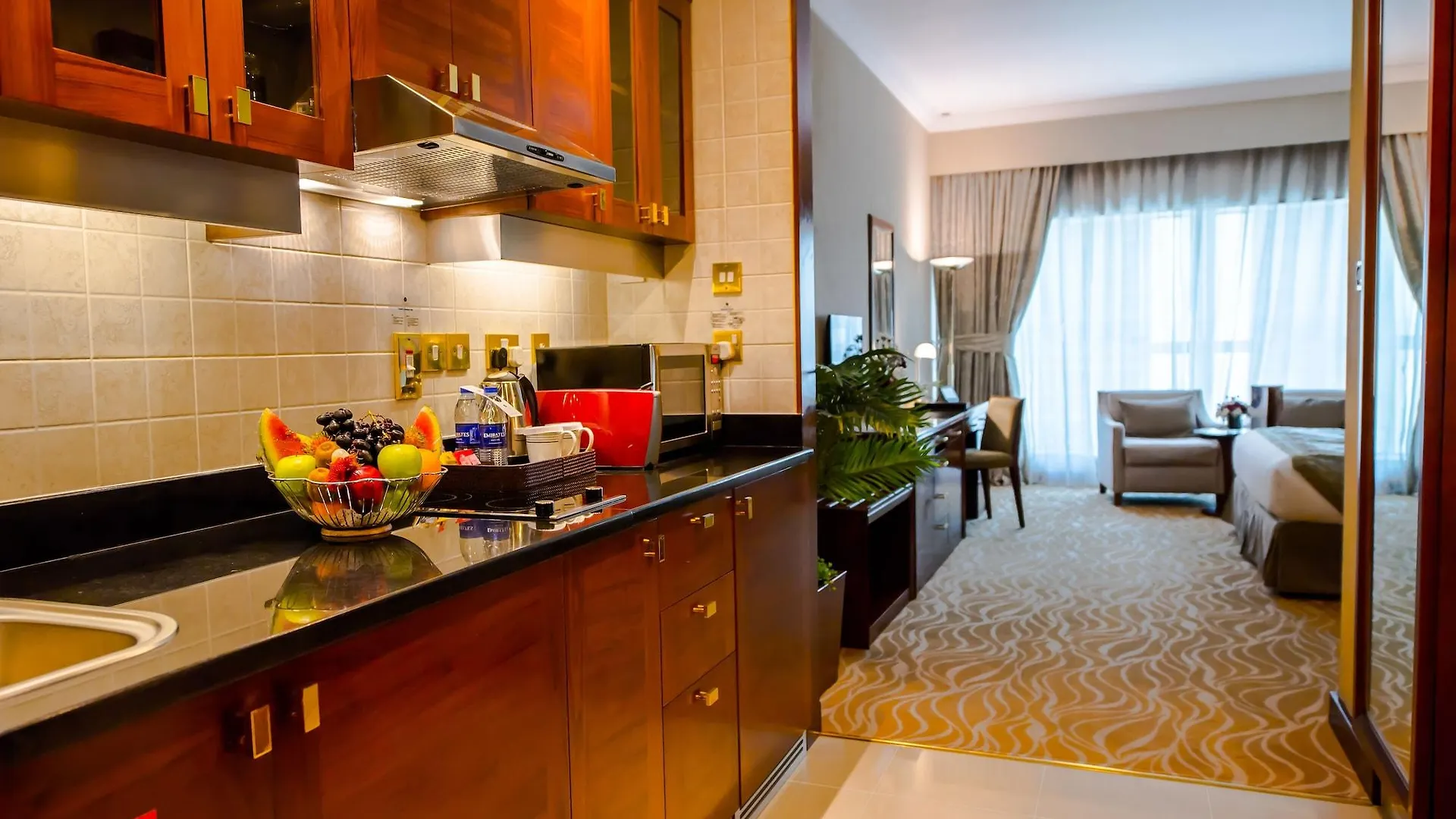 Grand Mercure Abu Dhabi 5*,